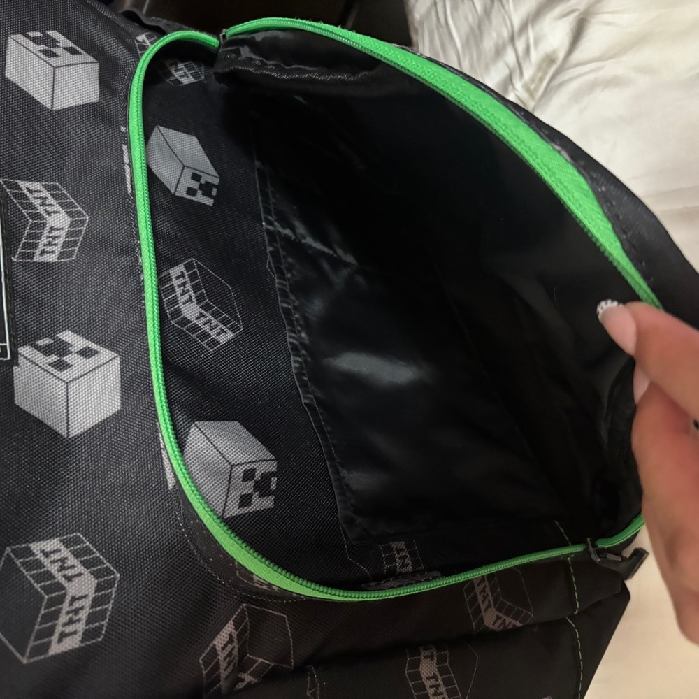 Minecraft Creeper Backpack - Picture 11 of 11
